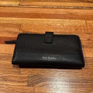 Vera Bradley RFID Finley Wallet in Leather Black
